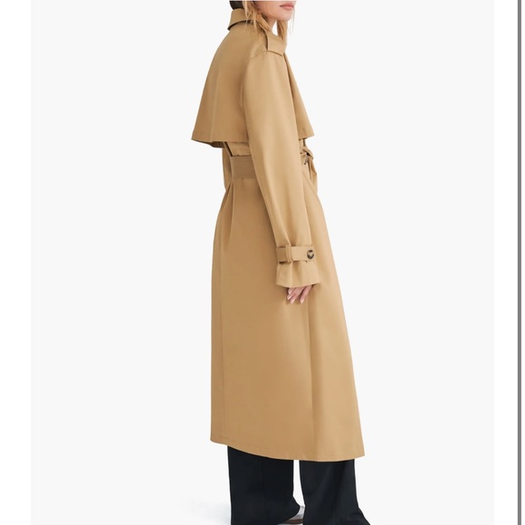 The Charles Tie Waist Double Breasted Trench Coat
Favorite Daughter - Picture 10 of 12